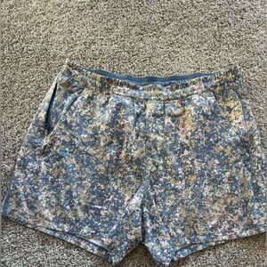 Luluemon pace breaker shorts 5” size XL